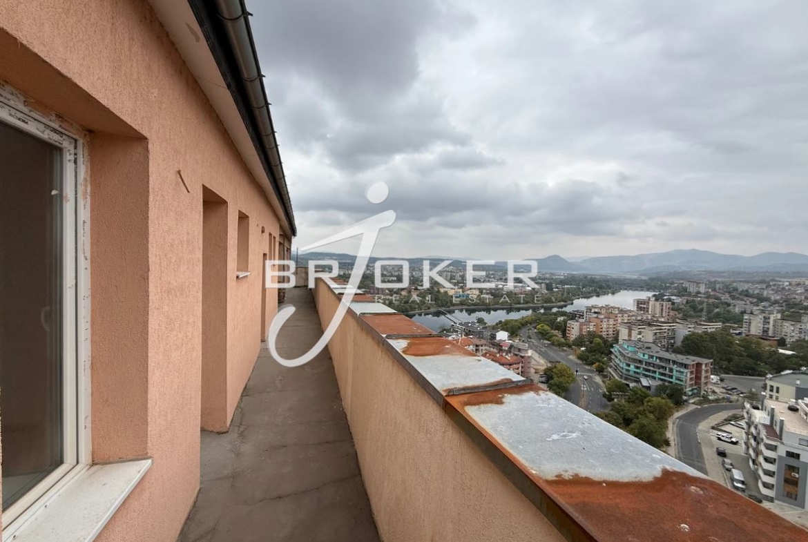 3-стаен - Кърджали, Възрожденци - 0