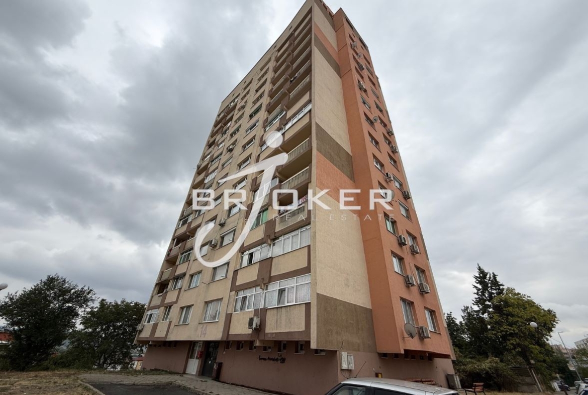 3-стаен - Кърджали, Възрожденци - 0