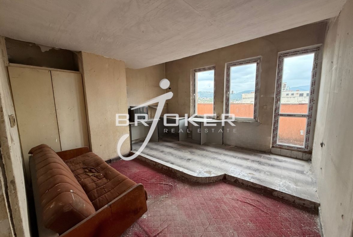 3-стаен - Кърджали, Възрожденци - 0