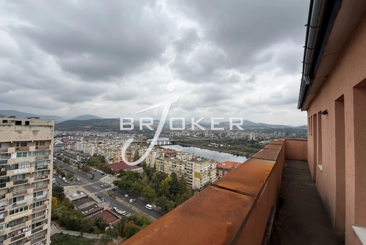 3-стаен - Кърджали, Възрожденци - 0