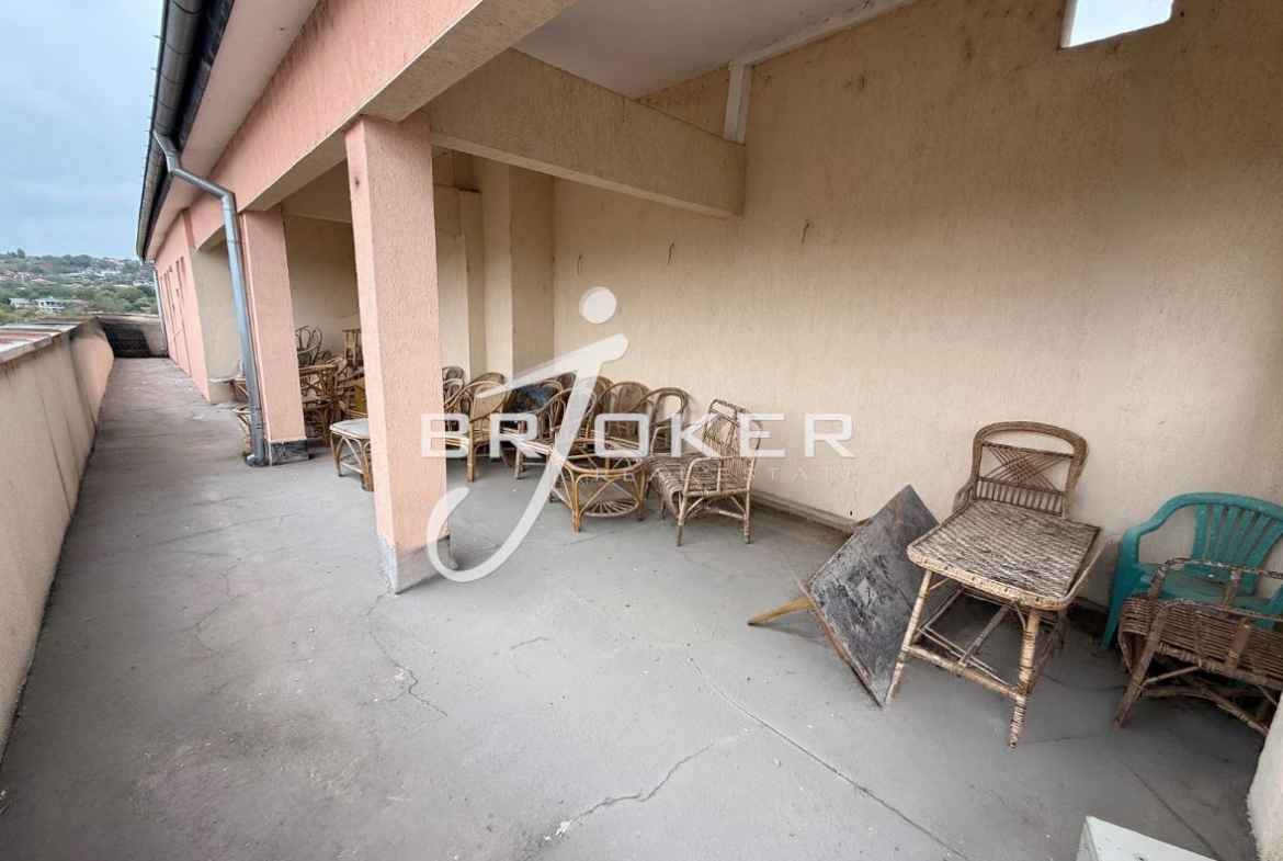 3-стаен - Кърджали, Възрожденци - 0