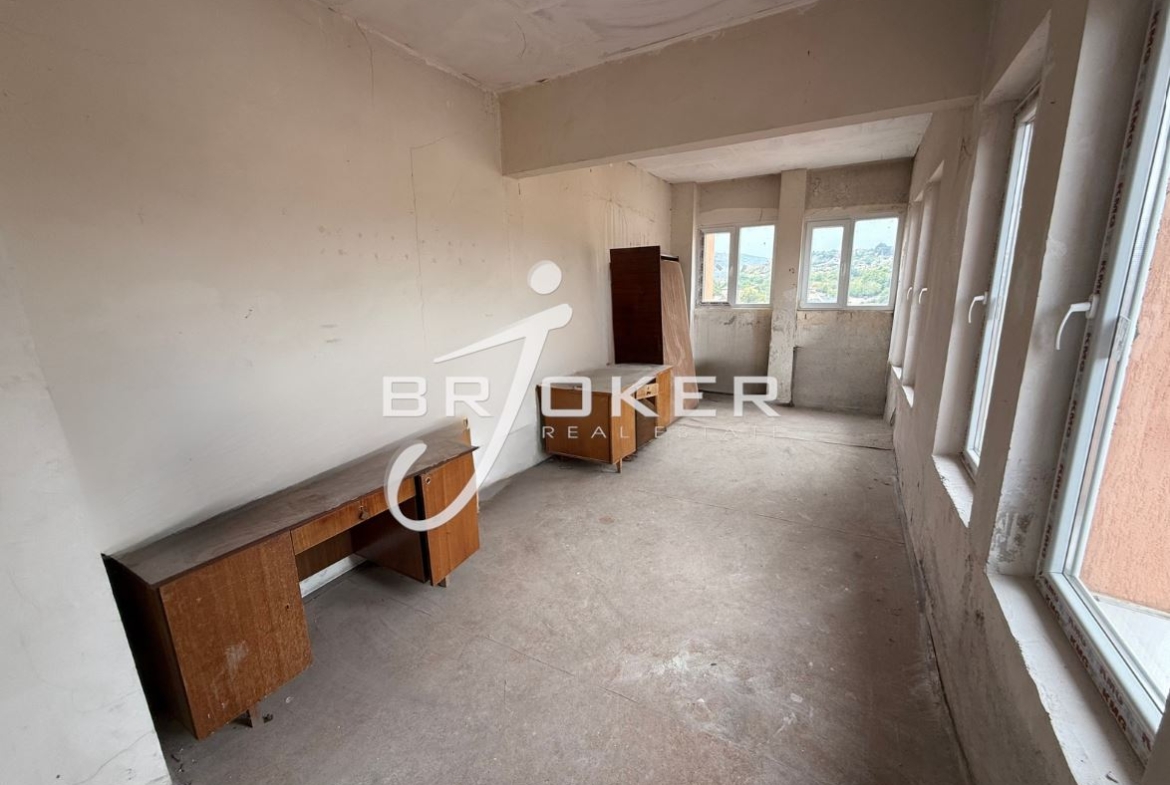 3-стаен - Кърджали, Възрожденци - 0