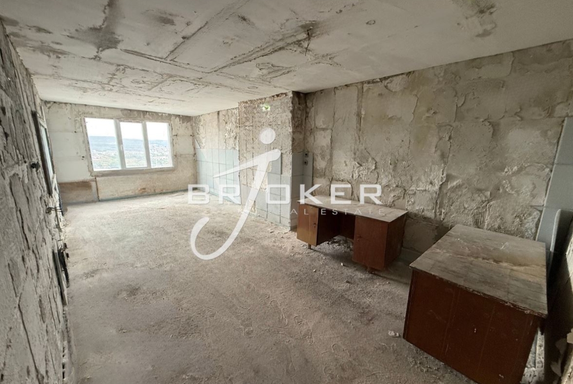 3-стаен - Кърджали, Възрожденци - 0